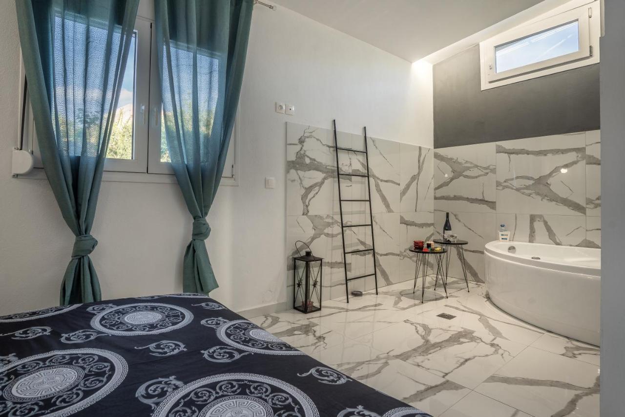 Villa Aktis With Freshwater Pool And Sea View Sissi Екстериор снимка